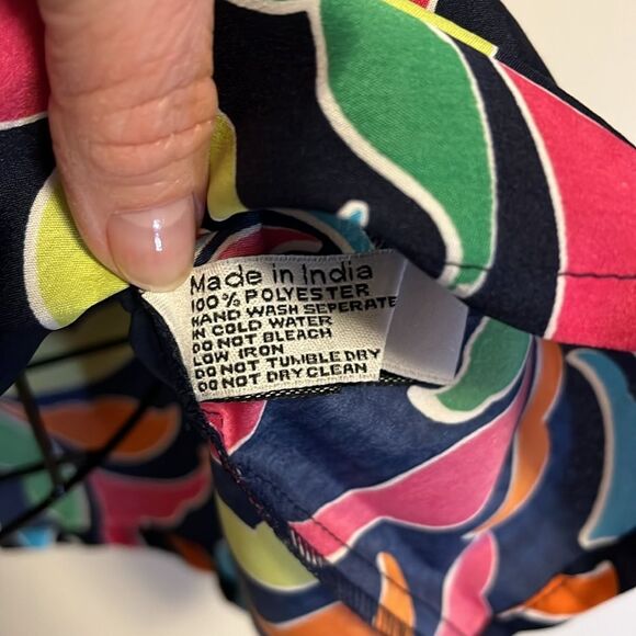 💚Buckhead Bettie’s Women’s Silk-Like Navy Sleeveless Geometric Blouse Size Small - Picture 7 of 9